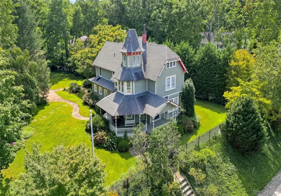 534 Main Street, Huntington, NY, 4 Bedrooms Bedrooms, 9 Rooms Rooms,2 BathroomsBathrooms,Residential,For Rent,Main,0,1048573 534 Main Street, Huntington, NY, 4 Bedrooms Bedrooms, 9 Rooms Rooms,2 BathroomsBathrooms,Residential,For Rent,Main,0,1048573