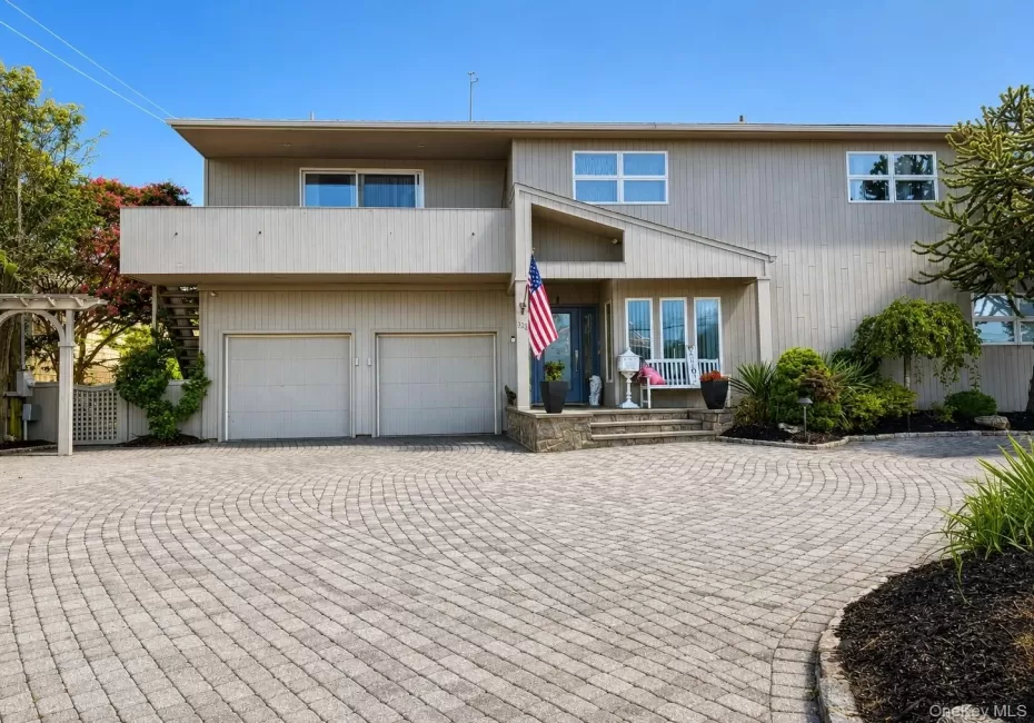 321 Grand Central Avenue, Babylon, NY, 5 Bedrooms Bedrooms, 8 Rooms Rooms,4 BathroomsBathrooms,Residential,For Rent,Grand Central,0,1049707 321 Grand Central Avenue, Babylon, NY, 5 Bedrooms Bedrooms, 8 Rooms Rooms,4 BathroomsBathrooms,Residential,For Rent,Grand Central,0,1049707