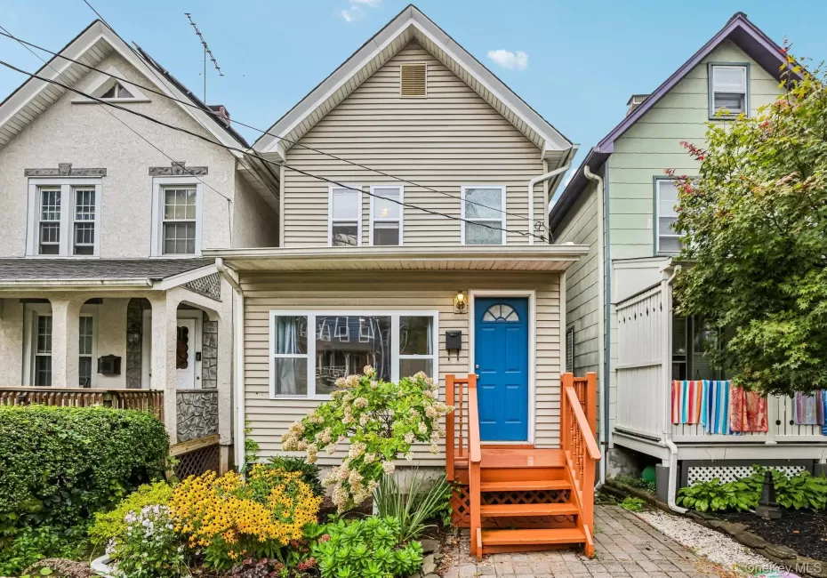 47 White Avenue, Orangetown, NY, 3 Bedrooms Bedrooms, 5 Rooms Rooms,1 BathroomBathrooms,Residential,For Rent,White,0,1048920 47 White Avenue, Orangetown, NY, 3 Bedrooms Bedrooms, 5 Rooms Rooms,1 BathroomBathrooms,Residential,For Rent,White,0,1048920