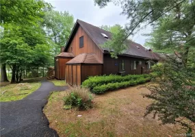 14 Lakeside Drive, Thompson, NY, 2 Bedrooms Bedrooms, 4 Rooms Rooms,3 BathroomsBathrooms,Residential Lease,For Rent,Lakeside,0,1049612 14 Lakeside Drive, Thompson, NY, 2 Bedrooms Bedrooms, 4 Rooms Rooms,3 BathroomsBathrooms,Residential Lease,For Rent,Lakeside,0,1049612