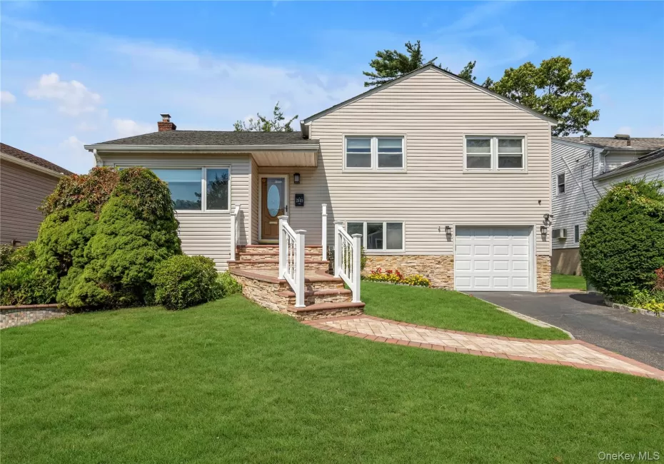 2669 Grayson Drive, Hempstead, NY, 4 Bedrooms Bedrooms, 8 Rooms Rooms,3 BathroomsBathrooms,Residential,For Rent,Grayson,0,1047599 2669 Grayson Drive, Hempstead, NY, 4 Bedrooms Bedrooms, 8 Rooms Rooms,3 BathroomsBathrooms,Residential,For Rent,Grayson,0,1047599