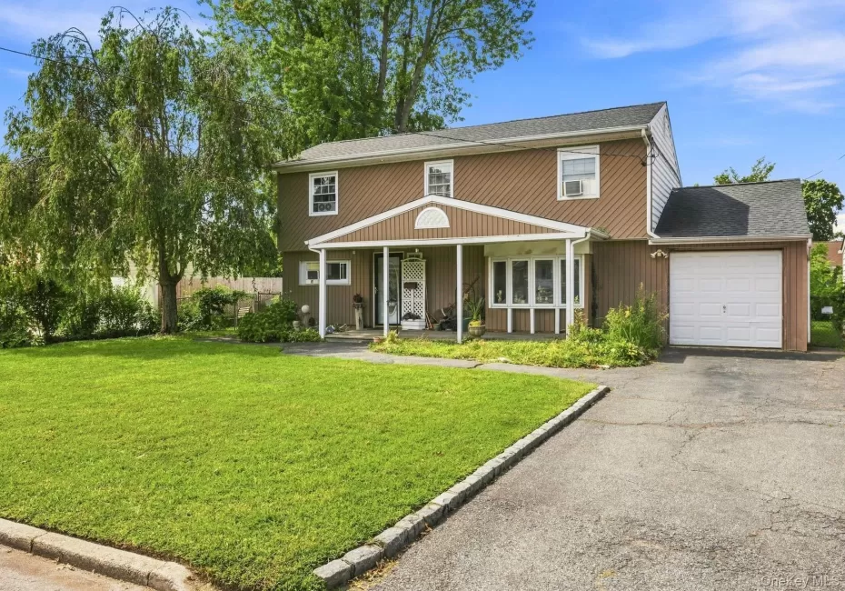 240 10th Street, Babylon, NY, 3 Bedrooms Bedrooms, 8 Rooms Rooms,1 BathroomBathrooms,Residential,For Rent,10th,0,1049757 240 10th Street, Babylon, NY, 3 Bedrooms Bedrooms, 8 Rooms Rooms,1 BathroomBathrooms,Residential,For Rent,10th,0,1049757
