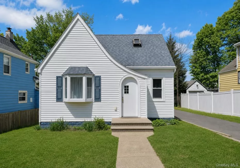 6 Willow Avenue, Clarkstown, NY, 4 Bedrooms Bedrooms, 7 Rooms Rooms,2 BathroomsBathrooms,Residential,For Rent,Willow,0,1049633 6 Willow Avenue, Clarkstown, NY, 4 Bedrooms Bedrooms, 7 Rooms Rooms,2 BathroomsBathrooms,Residential,For Rent,Willow,0,1049633