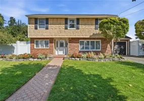 195 Utica Avenue, Oyster Bay, NY, 3 Bedrooms Bedrooms, 7 Rooms Rooms,1 BathroomBathrooms,Residential,For Rent,Utica,0,1049662 195 Utica Avenue, Oyster Bay, NY, 3 Bedrooms Bedrooms, 7 Rooms Rooms,1 BathroomBathrooms,Residential,For Rent,Utica,0,1049662