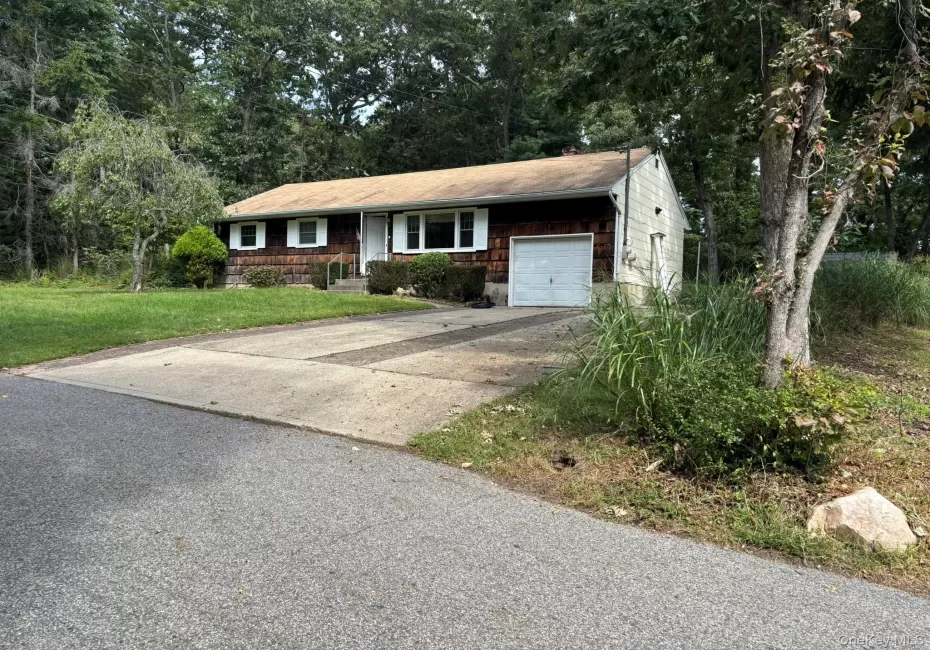 219 Shafter Street, Islip, NY, 3 Bedrooms Bedrooms, 6 Rooms Rooms,1 BathroomBathrooms,Residential,For Rent,Shafter,0,1049259 219 Shafter Street, Islip, NY, 3 Bedrooms Bedrooms, 6 Rooms Rooms,1 BathroomBathrooms,Residential,For Rent,Shafter,0,1049259