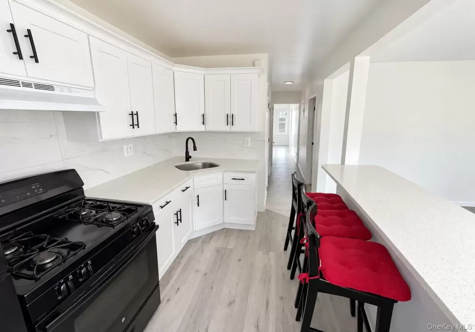 6052 80th Avenue, New York, NY, 4 Bedrooms Bedrooms, 6 Rooms Rooms,1 BathroomBathrooms,Residential Lease,For Rent,80th,0,1049943 6052 80th Avenue, New York, NY, 4 Bedrooms Bedrooms, 6 Rooms Rooms,1 BathroomBathrooms,Residential Lease,For Rent,80th,0,1049943