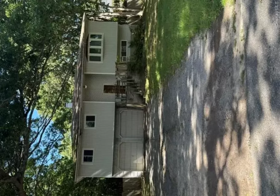 128 Blake Avenue, Islip, NY, 4 Bedrooms Bedrooms, 8 Rooms Rooms,2 BathroomsBathrooms,Residential,For Rent,Blake,0,1049844 128 Blake Avenue, Islip, NY, 4 Bedrooms Bedrooms, 8 Rooms Rooms,2 BathroomsBathrooms,Residential,For Rent,Blake,0,1049844