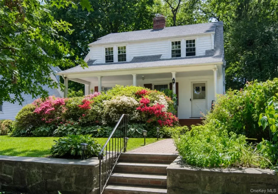 579 Manor Lane, Pelham, NY, 4 Bedrooms Bedrooms, 10 Rooms Rooms,3 BathroomsBathrooms,Residential,For Rent,Manor,0,1043116 579 Manor Lane, Pelham, NY, 4 Bedrooms Bedrooms, 10 Rooms Rooms,3 BathroomsBathrooms,Residential,For Rent,Manor,0,1043116