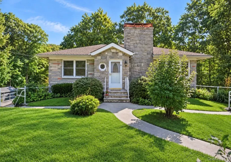 6 Arbutus Street, Putnam Valley, NY, 3 Bedrooms Bedrooms, 11 Rooms Rooms,2 BathroomsBathrooms,Residential,For Rent,Arbutus,0,1048801 6 Arbutus Street, Putnam Valley, NY, 3 Bedrooms Bedrooms, 11 Rooms Rooms,2 BathroomsBathrooms,Residential,For Rent,Arbutus,0,1048801