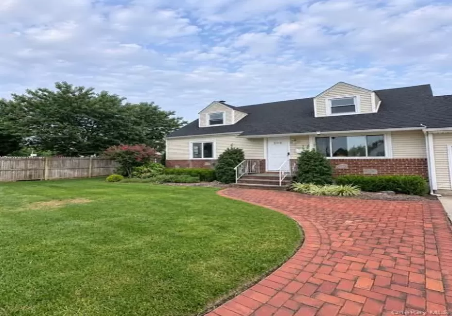 306 Peters Avenue, Hempstead, NY, 4 Bedrooms Bedrooms, 9 Rooms Rooms,2 BathroomsBathrooms,Residential Lease,For Rent,Peters,0,1046796 306 Peters Avenue, Hempstead, NY, 4 Bedrooms Bedrooms, 9 Rooms Rooms,2 BathroomsBathrooms,Residential Lease,For Rent,Peters,0,1046796