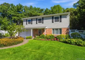 17 White Cliff Lane, Smithtown, NY, 4 Bedrooms Bedrooms, 8 Rooms Rooms,2 BathroomsBathrooms,Residential,For Rent,White Cliff,0,1048941 17 White Cliff Lane, Smithtown, NY, 4 Bedrooms Bedrooms, 8 Rooms Rooms,2 BathroomsBathrooms,Residential,For Rent,White Cliff,0,1048941