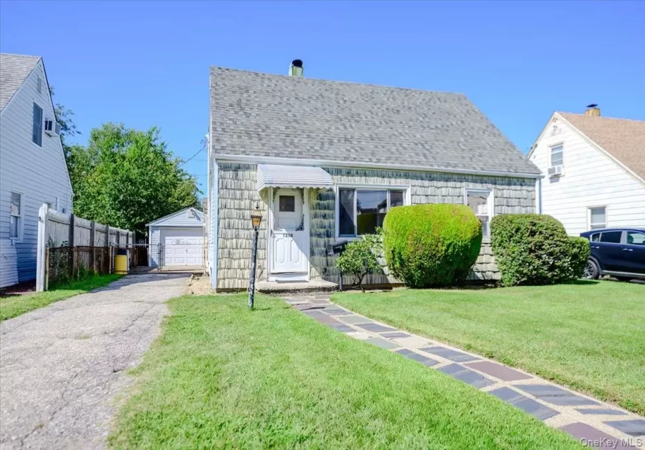 1258 Waverly Street, Hempstead, NY, 4 Bedrooms Bedrooms, 8 Rooms Rooms,2 BathroomsBathrooms,Residential,For Rent,Waverly,0,1050149 1258 Waverly Street, Hempstead, NY, 4 Bedrooms Bedrooms, 8 Rooms Rooms,2 BathroomsBathrooms,Residential,For Rent,Waverly,0,1050149