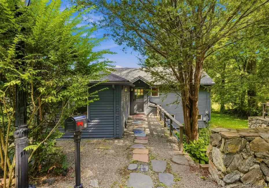 44 Cayuga Road, Putnam Valley, NY, 3 Bedrooms Bedrooms, 5 Rooms Rooms,1 BathroomBathrooms,Residential,For Rent,Cayuga,0,1045821 44 Cayuga Road, Putnam Valley, NY, 3 Bedrooms Bedrooms, 5 Rooms Rooms,1 BathroomBathrooms,Residential,For Rent,Cayuga,0,1045821
