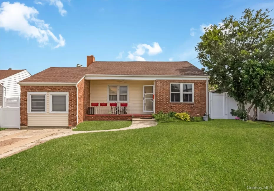 19 Rainbow Lane, Babylon, NY, 3 Bedrooms Bedrooms, 7 Rooms Rooms,1 BathroomBathrooms,Residential,For Rent,Rainbow,0,1050146 19 Rainbow Lane, Babylon, NY, 3 Bedrooms Bedrooms, 7 Rooms Rooms,1 BathroomBathrooms,Residential,For Rent,Rainbow,0,1050146