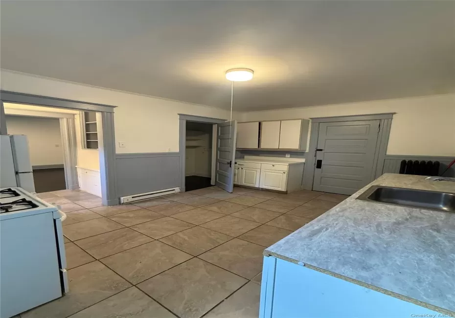 76 Hamilton Street, Poughkeepsie, NY, 3 Bedrooms Bedrooms, 6 Rooms Rooms,1 BathroomBathrooms,Residential Lease,For Rent,Hamilton,0,1050072 76 Hamilton Street, Poughkeepsie, NY, 3 Bedrooms Bedrooms, 6 Rooms Rooms,1 BathroomBathrooms,Residential Lease,For Rent,Hamilton,0,1050072