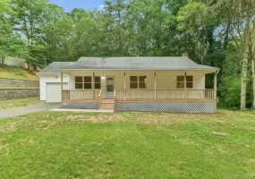 22 Red Maple Road, Brookhaven, NY, 3 Bedrooms Bedrooms, 5 Rooms Rooms,2 BathroomsBathrooms,Residential Lease,For Rent,Red Maple,0,1050176 22 Red Maple Road, Brookhaven, NY, 3 Bedrooms Bedrooms, 5 Rooms Rooms,2 BathroomsBathrooms,Residential Lease,For Rent,Red Maple,0,1050176