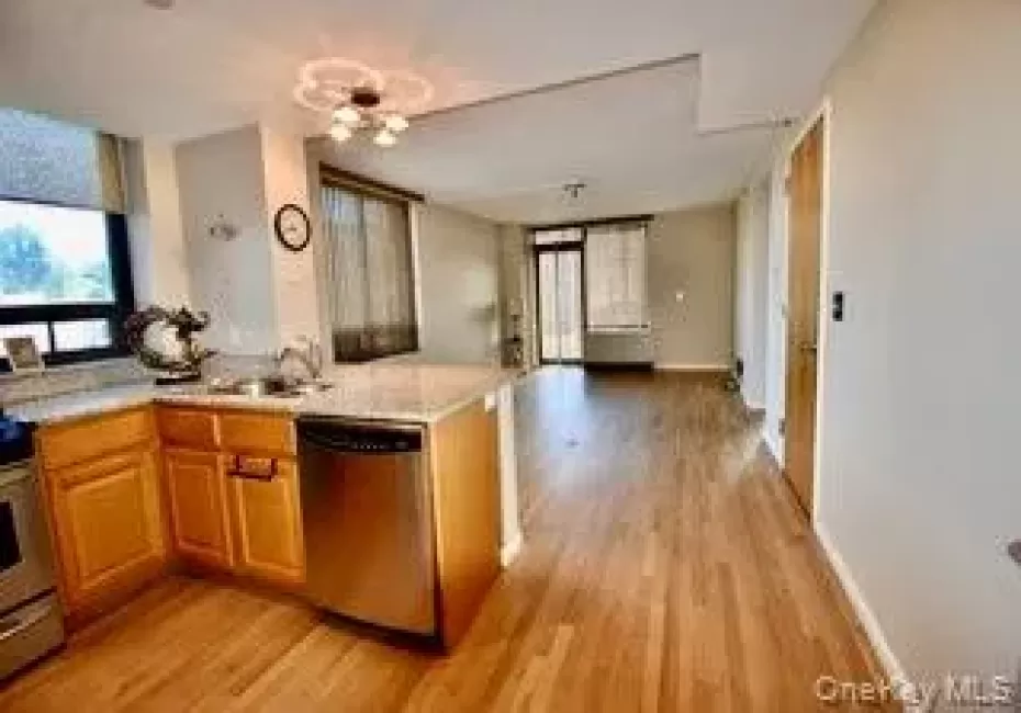 11624 Grosvenor Lane, New York, NY, 2 Bedrooms Bedrooms, 6 Rooms Rooms,2 BathroomsBathrooms,Residential,For Rent,Grosvenor,0,1038658 11624 Grosvenor Lane, New York, NY, 2 Bedrooms Bedrooms, 6 Rooms Rooms,2 BathroomsBathrooms,Residential,For Rent,Grosvenor,0,1038658