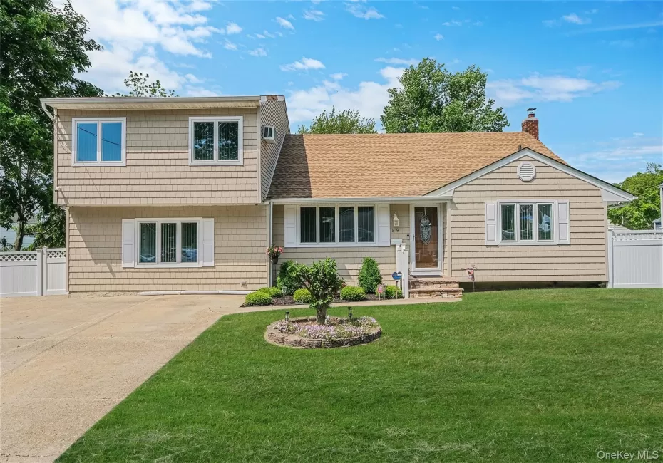 Spacious Expanded Split with LEGAL Extension and Accessory Apartment Permit to be Renewed by Buyer Spacious Expanded Split with LEGAL Extension and Accessory Apartment Permit to be Renewed by Buyer