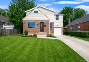 41 Kingston Street, Hempstead, NY, 4 Bedrooms Bedrooms, 8 Rooms Rooms,4 BathroomsBathrooms,Residential,For Rent,Kingston,0,1016382 41 Kingston Street, Hempstead, NY, 4 Bedrooms Bedrooms, 8 Rooms Rooms,4 BathroomsBathrooms,Residential,For Rent,Kingston,0,1016382