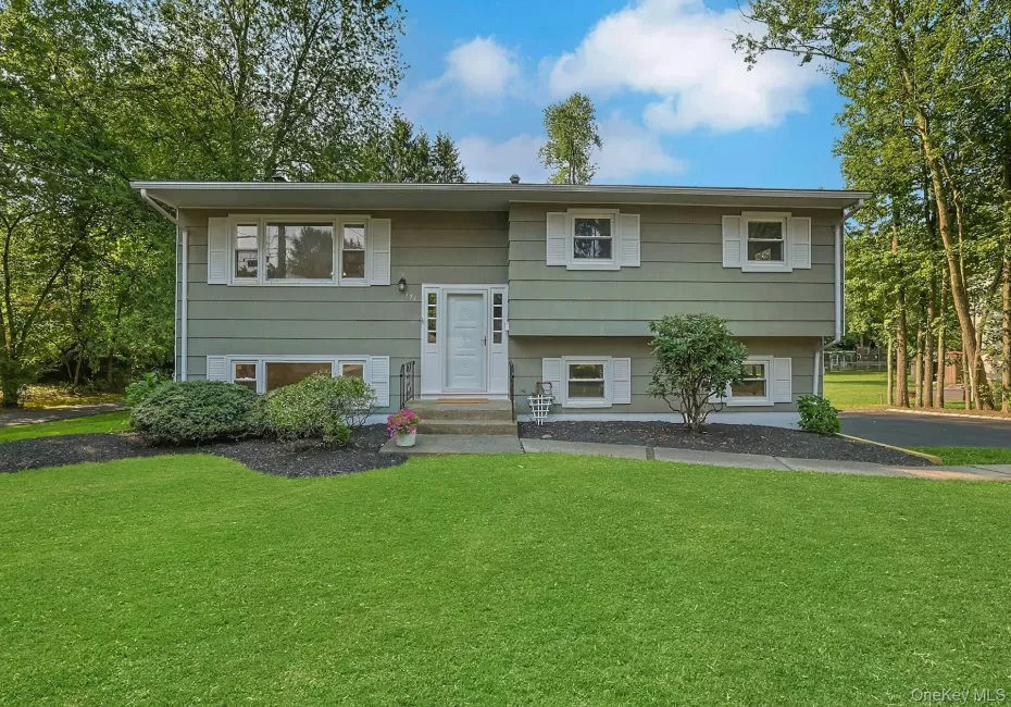 171 Austin Avenue, Orangetown, NY, 4 Bedrooms Bedrooms, 8 Rooms Rooms,1 BathroomBathrooms,Residential,For Rent,Austin,0,987409 171 Austin Avenue, Orangetown, NY, 4 Bedrooms Bedrooms, 8 Rooms Rooms,1 BathroomBathrooms,Residential,For Rent,Austin,0,987409
