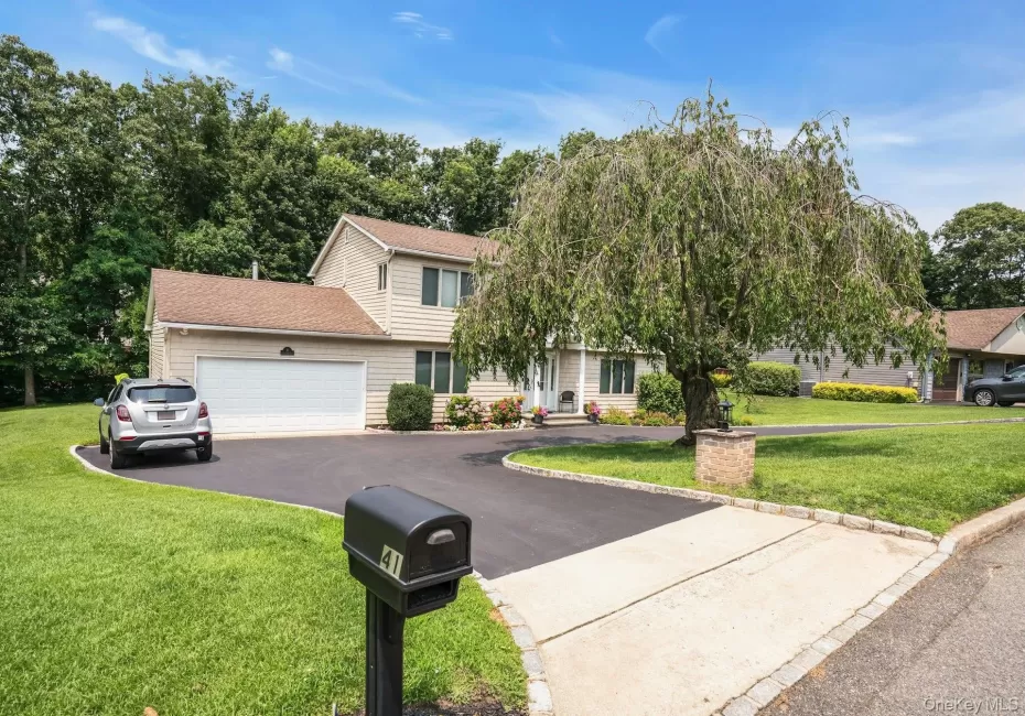 41 Cedar Ridge Lane, Huntington, NY, 4 Bedrooms Bedrooms, 8 Rooms Rooms,2 BathroomsBathrooms,Residential,For Rent,Cedar Ridge,0,1050269 41 Cedar Ridge Lane, Huntington, NY, 4 Bedrooms Bedrooms, 8 Rooms Rooms,2 BathroomsBathrooms,Residential,For Rent,Cedar Ridge,0,1050269