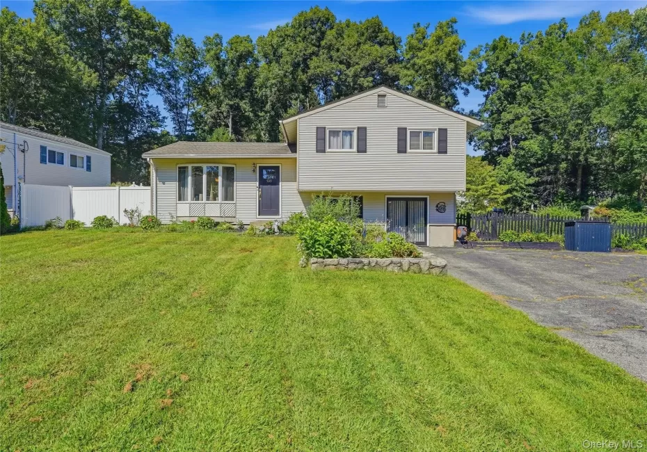 Welcome Home and Welcome to 535 Westbrook Dr! Welcome Home and Welcome to 535 Westbrook Dr!