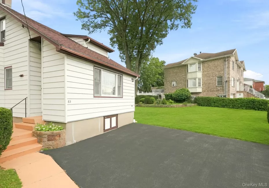 83 Brewster Avenue, Yonkers, NY, 2 Bedrooms Bedrooms, 6 Rooms Rooms,1 BathroomBathrooms,Residential,For Rent,Brewster,0,1046469 83 Brewster Avenue, Yonkers, NY, 2 Bedrooms Bedrooms, 6 Rooms Rooms,1 BathroomBathrooms,Residential,For Rent,Brewster,0,1046469