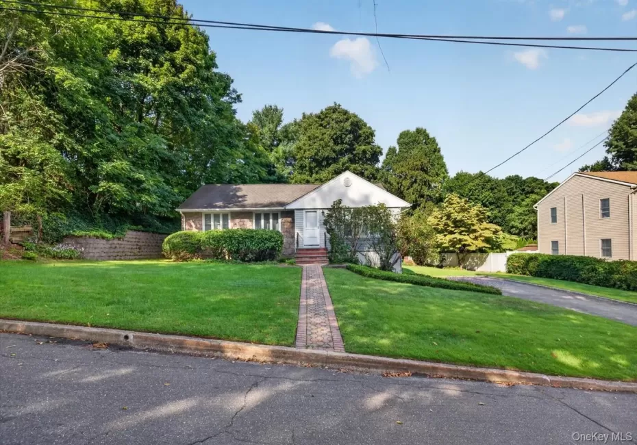 31 Francis Terrace, Glen Cove, NY, 3 Bedrooms Bedrooms, 6 Rooms Rooms,1 BathroomBathrooms,Residential,For Rent,Francis,0,1050332 31 Francis Terrace, Glen Cove, NY, 3 Bedrooms Bedrooms, 6 Rooms Rooms,1 BathroomBathrooms,Residential,For Rent,Francis,0,1050332