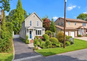 16 Grove Street, Babylon, NY, 3 Bedrooms Bedrooms, 5 Rooms Rooms,2 BathroomsBathrooms,Residential,For Rent,Grove,0,1045639 16 Grove Street, Babylon, NY, 3 Bedrooms Bedrooms, 5 Rooms Rooms,2 BathroomsBathrooms,Residential,For Rent,Grove,0,1045639