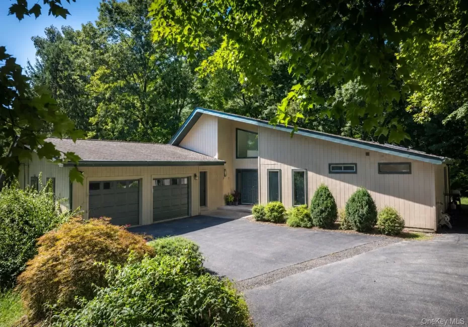 14 Luty Drive, Hyde Park, NY, 2 Bedrooms Bedrooms, 6 Rooms Rooms,2 BathroomsBathrooms,Residential,For Rent,Luty,0,1041139 14 Luty Drive, Hyde Park, NY, 2 Bedrooms Bedrooms, 6 Rooms Rooms,2 BathroomsBathrooms,Residential,For Rent,Luty,0,1041139