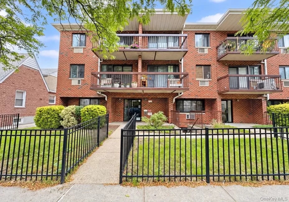 63-25B Bourton, New York, NY, 2 Bedrooms Bedrooms, 5 Rooms Rooms,2 BathroomsBathrooms,Residential Lease,For Rent,Bourton,0,1049273 63-25B Bourton, New York, NY, 2 Bedrooms Bedrooms, 5 Rooms Rooms,2 BathroomsBathrooms,Residential Lease,For Rent,Bourton,0,1049273