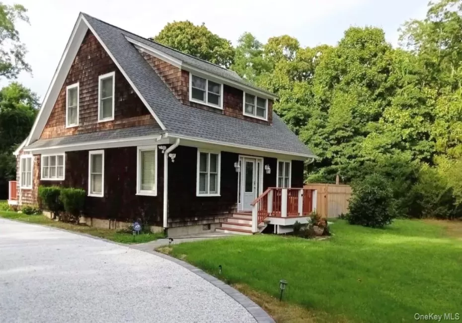 572 Montauk Highway, Southampton, NY, 6 Bedrooms Bedrooms, 14 Rooms Rooms,2 BathroomsBathrooms,Residential Lease,For Rent,Montauk Highway,0,1050511 572 Montauk Highway, Southampton, NY, 6 Bedrooms Bedrooms, 14 Rooms Rooms,2 BathroomsBathrooms,Residential Lease,For Rent,Montauk Highway,0,1050511