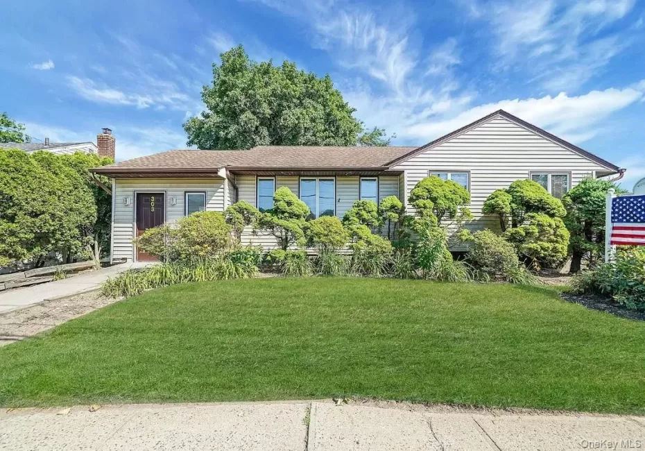 303 Woodbury Road, Oyster Bay, NY, 4 Bedrooms Bedrooms, 6 Rooms Rooms,2 BathroomsBathrooms,Residential Lease,For Rent,Woodbury,0,1050658 303 Woodbury Road, Oyster Bay, NY, 4 Bedrooms Bedrooms, 6 Rooms Rooms,2 BathroomsBathrooms,Residential Lease,For Rent,Woodbury,0,1050658