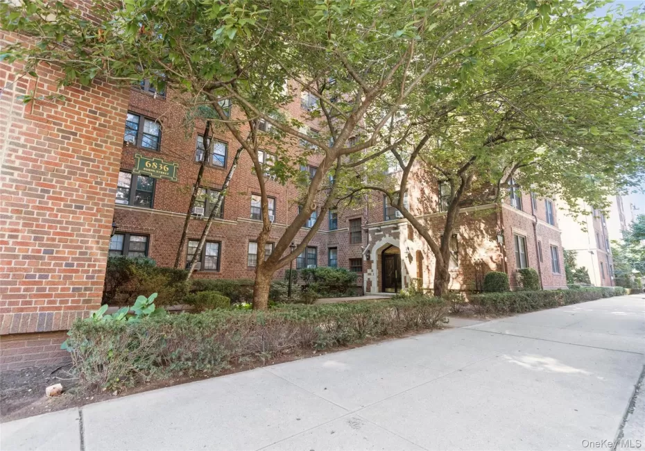 68-36 Burns Street, New York, NY, 2 Bedrooms Bedrooms, 4 Rooms Rooms,1 BathroomBathrooms,Residential,For Rent,Burns,0,1047127 68-36 Burns Street, New York, NY, 2 Bedrooms Bedrooms, 4 Rooms Rooms,1 BathroomBathrooms,Residential,For Rent,Burns,0,1047127
