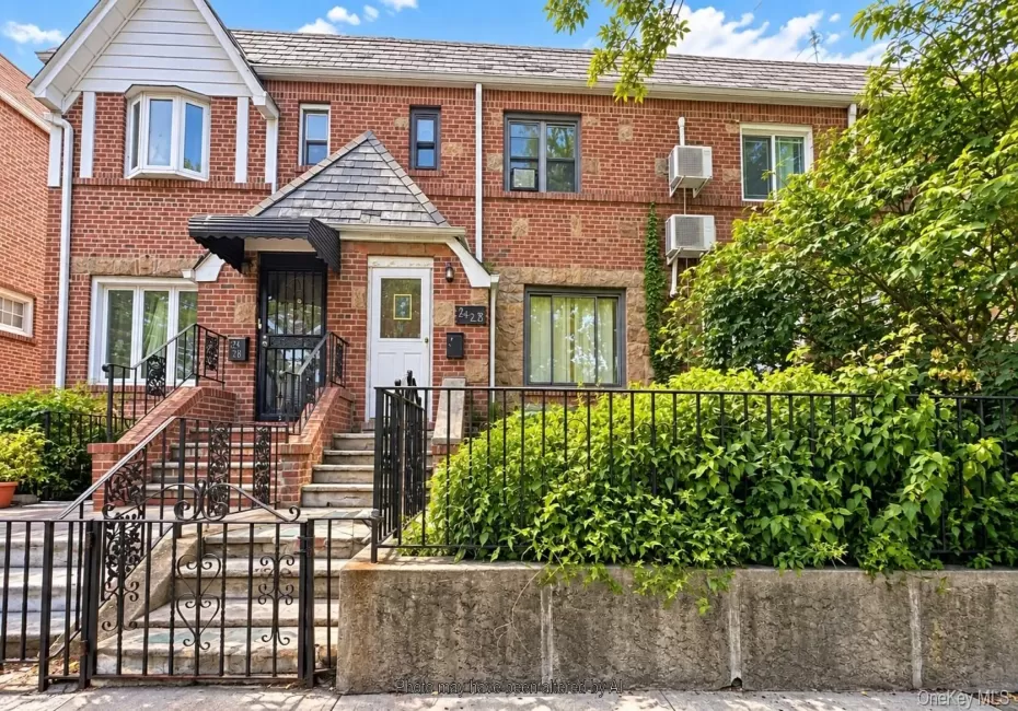 24-26 83rd Street, New York, NY, 3 Bedrooms Bedrooms, 7 Rooms Rooms,2 BathroomsBathrooms,Residential,For Rent,83rd,0,1050623 24-26 83rd Street, New York, NY, 3 Bedrooms Bedrooms, 7 Rooms Rooms,2 BathroomsBathrooms,Residential,For Rent,83rd,0,1050623