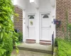 Welcome home, to this exquisitely renovated triplex townhouse Welcome home, to this exquisitely renovated triplex townhouse