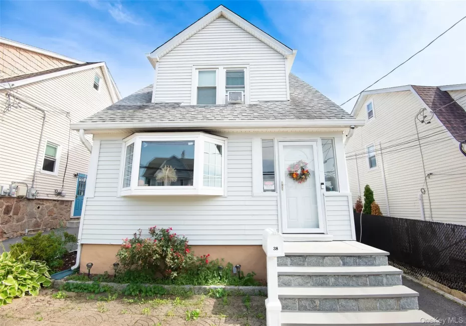 38 Emmett Terrace, New Rochelle, NY, 3 Bedrooms Bedrooms, 7 Rooms Rooms,1 BathroomBathrooms,Residential,For Rent,Emmett,0,1050199 38 Emmett Terrace, New Rochelle, NY, 3 Bedrooms Bedrooms, 7 Rooms Rooms,1 BathroomBathrooms,Residential,For Rent,Emmett,0,1050199