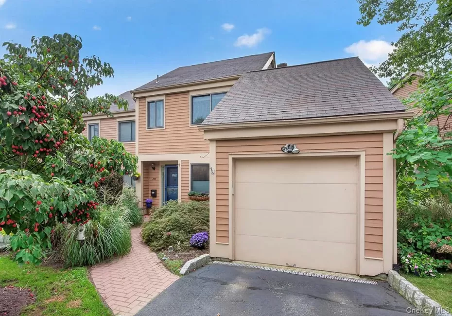 246 Treetop Crescent, Rye Town, NY, 2 Bedrooms Bedrooms, 5 Rooms Rooms,2 BathroomsBathrooms,Residential,For Rent,Treetop,0,1049483 246 Treetop Crescent, Rye Town, NY, 2 Bedrooms Bedrooms, 5 Rooms Rooms,2 BathroomsBathrooms,Residential,For Rent,Treetop,0,1049483
