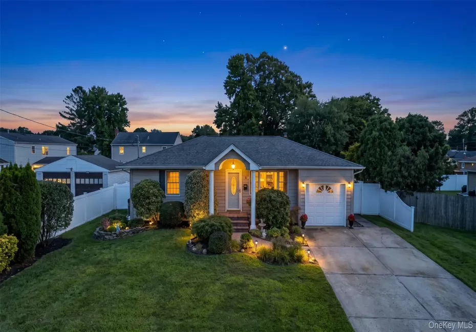 9 Anson Lane, Islip, NY, 3 Bedrooms Bedrooms, 9 Rooms Rooms,1 BathroomBathrooms,Residential,For Rent,Anson,0,1049952 9 Anson Lane, Islip, NY, 3 Bedrooms Bedrooms, 9 Rooms Rooms,1 BathroomBathrooms,Residential,For Rent,Anson,0,1049952
