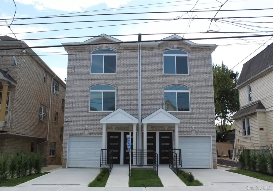 14516 106th Avenue, New York, NY, 6 Bedrooms Bedrooms, 14 Rooms Rooms,5 BathroomsBathrooms,Residential,For Rent,106th,0,1049444 14516 106th Avenue, New York, NY, 6 Bedrooms Bedrooms, 14 Rooms Rooms,5 BathroomsBathrooms,Residential,For Rent,106th,0,1049444