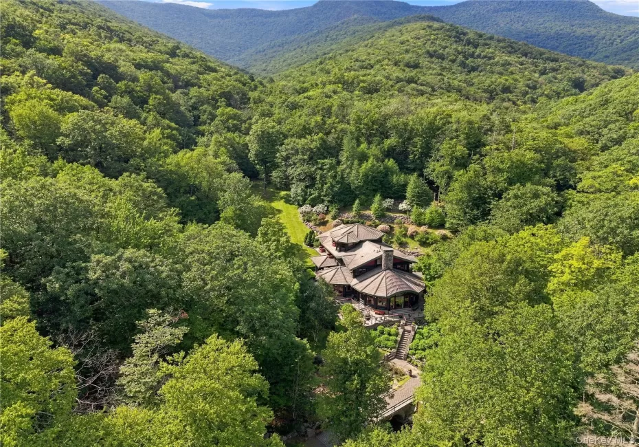 397 Moonhaw Road, Shandaken, NY, 7 Bedrooms Bedrooms, 13 Rooms Rooms,9 BathroomsBathrooms,Residential,For Rent,Moonhaw,0,1044802 397 Moonhaw Road, Shandaken, NY, 7 Bedrooms Bedrooms, 13 Rooms Rooms,9 BathroomsBathrooms,Residential,For Rent,Moonhaw,0,1044802