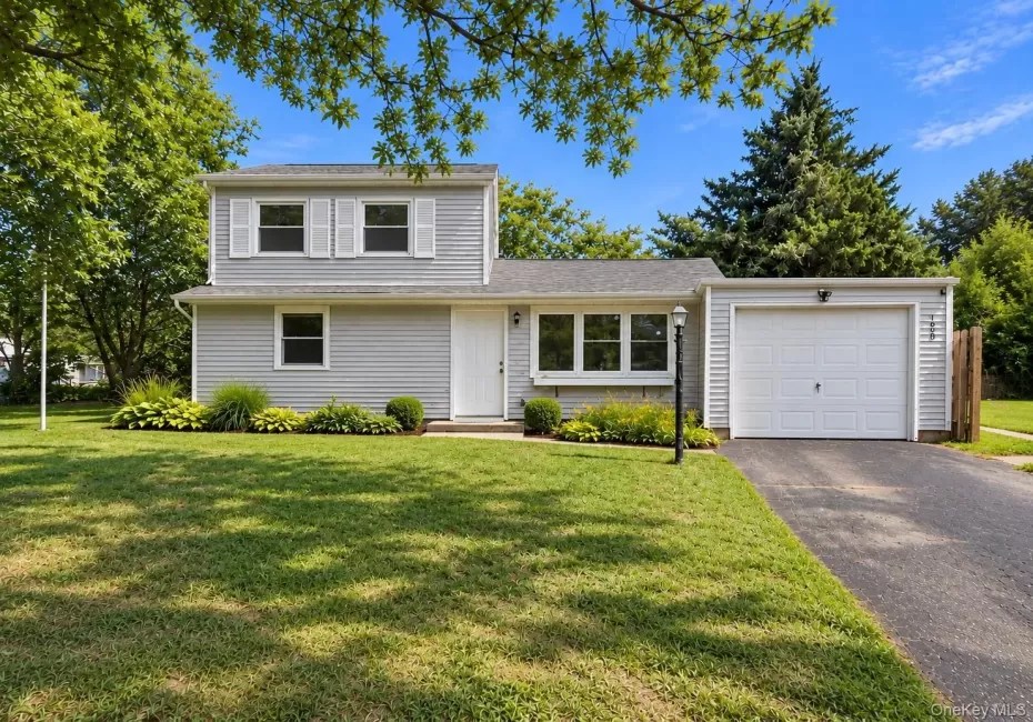 1065 Udall Road, Islip, NY, 4 Bedrooms Bedrooms, 8 Rooms Rooms,2 BathroomsBathrooms,Residential,For Rent,Udall,0,1050810 1065 Udall Road, Islip, NY, 4 Bedrooms Bedrooms, 8 Rooms Rooms,2 BathroomsBathrooms,Residential,For Rent,Udall,0,1050810