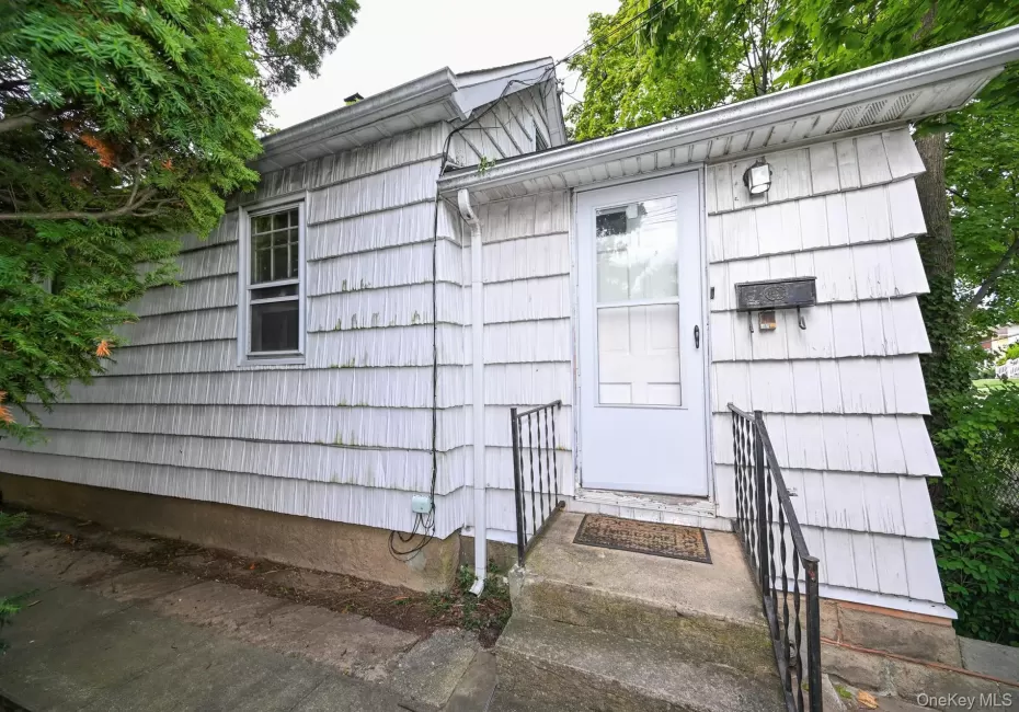 41 Porter Street, Hempstead, NY, 3 Bedrooms Bedrooms, 5 Rooms Rooms,1 BathroomBathrooms,Residential,For Rent,Porter,0,1050566 41 Porter Street, Hempstead, NY, 3 Bedrooms Bedrooms, 5 Rooms Rooms,1 BathroomBathrooms,Residential,For Rent,Porter,0,1050566