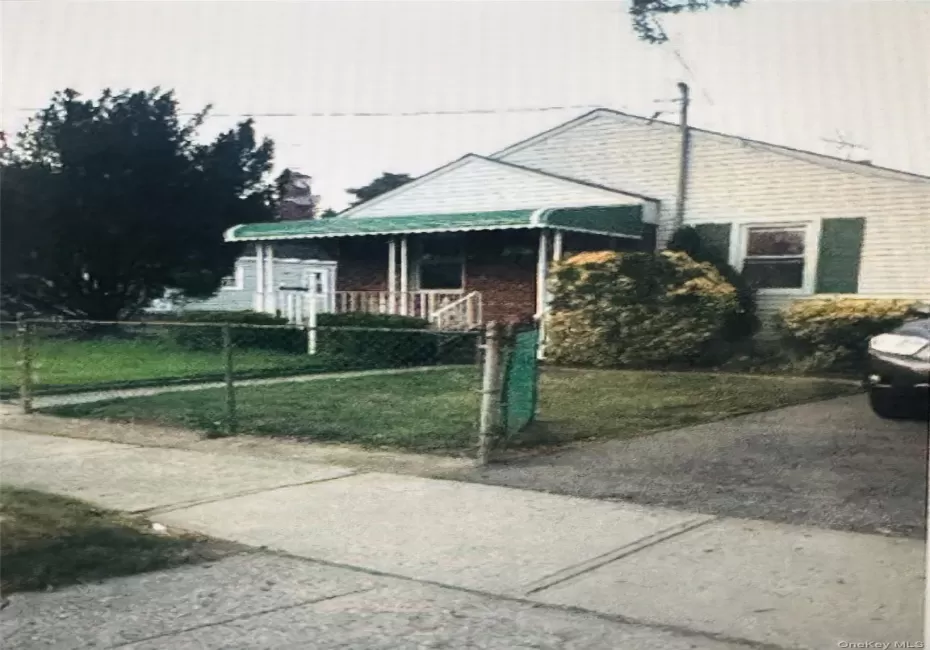 22 Gordon Avenue, North Hempstead, NY, 2 Bedrooms Bedrooms, 6 Rooms Rooms,Residential Lease,For Rent,Gordon,0,1037188 22 Gordon Avenue, North Hempstead, NY, 2 Bedrooms Bedrooms, 6 Rooms Rooms,Residential Lease,For Rent,Gordon,0,1037188