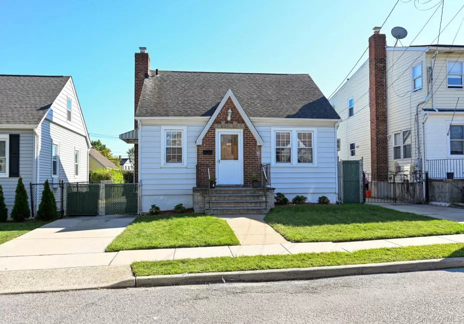 1087 Esther Street, Hempstead, NY, 4 Bedrooms Bedrooms, 8 Rooms Rooms,2 BathroomsBathrooms,Residential,For Rent,Esther,0,1050795 1087 Esther Street, Hempstead, NY, 4 Bedrooms Bedrooms, 8 Rooms Rooms,2 BathroomsBathrooms,Residential,For Rent,Esther,0,1050795