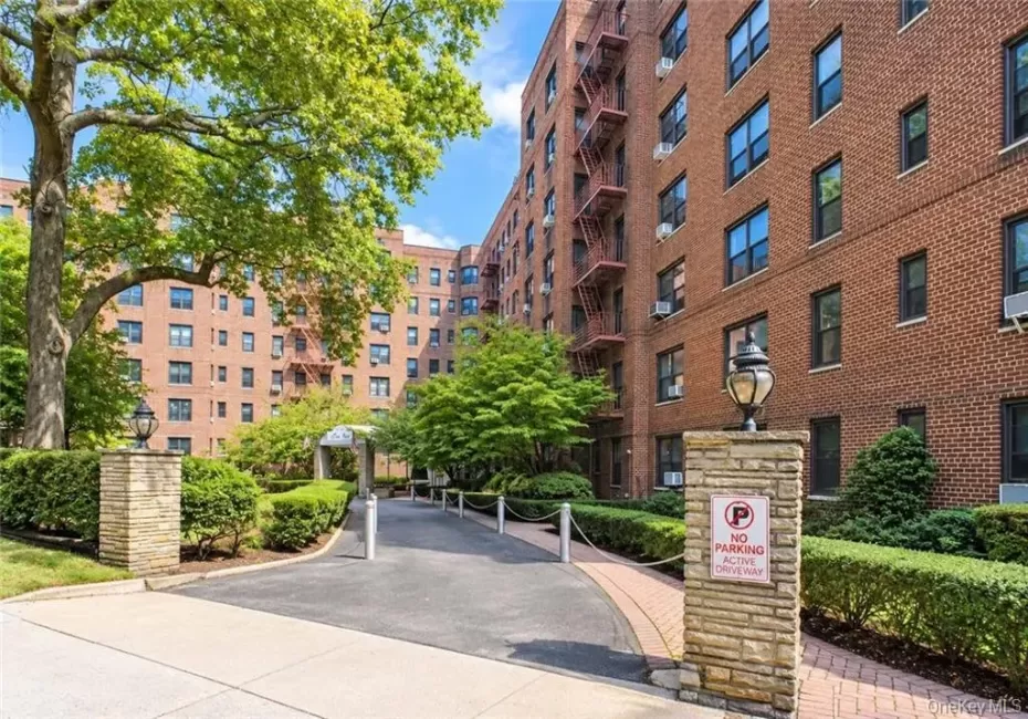 84-01 Main Street, New York, NY, 1 Bedroom Bedrooms, 3 Rooms Rooms,1 BathroomBathrooms,Residential,For Rent,Main,0,1050941 84-01 Main Street, New York, NY, 1 Bedroom Bedrooms, 3 Rooms Rooms,1 BathroomBathrooms,Residential,For Rent,Main,0,1050941