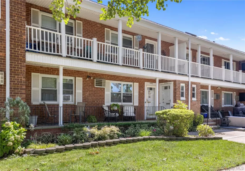 247-48 77th Crescent, New York, NY, 2 Bedrooms Bedrooms, 5 Rooms Rooms,1 BathroomBathrooms,Residential,For Rent,77th Crescent,0,1050606 247-48 77th Crescent, New York, NY, 2 Bedrooms Bedrooms, 5 Rooms Rooms,1 BathroomBathrooms,Residential,For Rent,77th Crescent,0,1050606