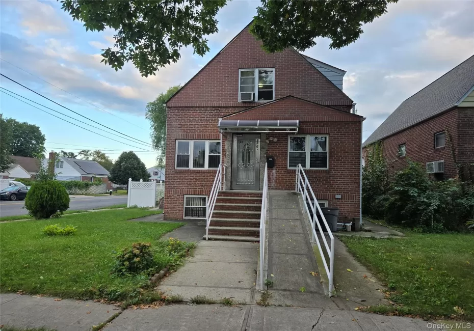 8301 247th Street, New York, NY, 2 Bedrooms Bedrooms, 8 Rooms Rooms,1 BathroomBathrooms,Residential Lease,For Rent,247th,0,1050951 8301 247th Street, New York, NY, 2 Bedrooms Bedrooms, 8 Rooms Rooms,1 BathroomBathrooms,Residential Lease,For Rent,247th,0,1050951
