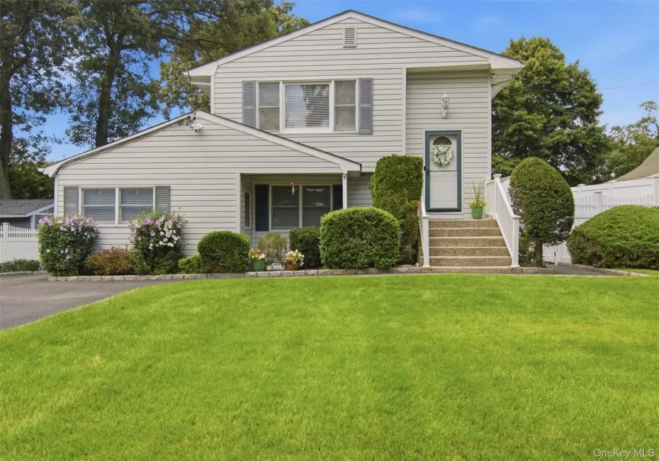 224 Holbrook Avenue, Brookhaven, NY, 6 Bedrooms Bedrooms, 12 Rooms Rooms,3 BathroomsBathrooms,Residential,For Rent,Holbrook,0,1047093 224 Holbrook Avenue, Brookhaven, NY, 6 Bedrooms Bedrooms, 12 Rooms Rooms,3 BathroomsBathrooms,Residential,For Rent,Holbrook,0,1047093