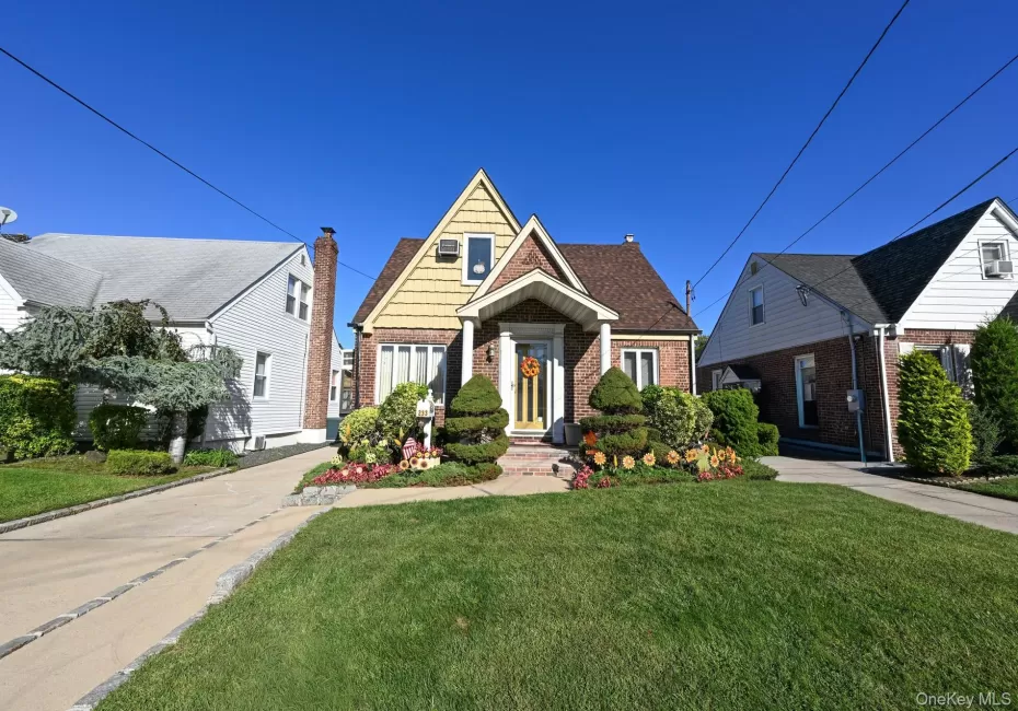 233 Cleveland Street, Hempstead, NY, 4 Bedrooms Bedrooms, 8 Rooms Rooms,2 BathroomsBathrooms,Residential,For Rent,Cleveland,0,1050608 233 Cleveland Street, Hempstead, NY, 4 Bedrooms Bedrooms, 8 Rooms Rooms,2 BathroomsBathrooms,Residential,For Rent,Cleveland,0,1050608